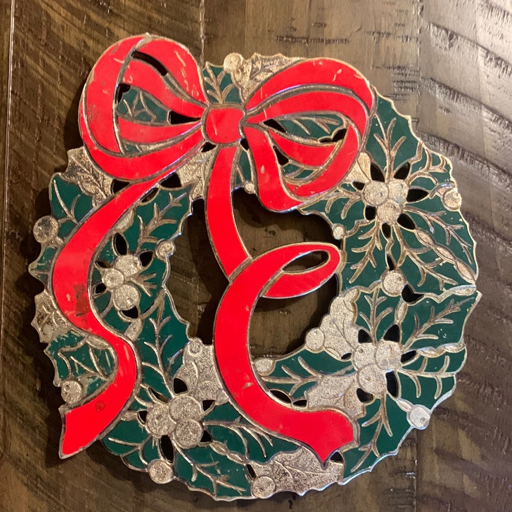 Vintage Christmas Holiday Wreath Trivet Tray 9" Holly Ribbon Japan W. M. Rogers